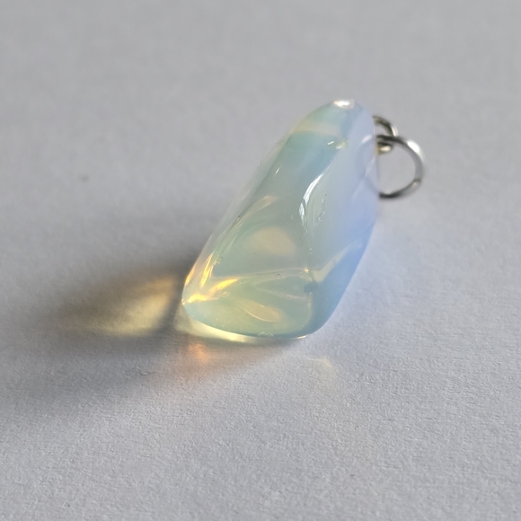 Opalite pendant iridescent nugget glass rainbow milky - Picture 13 of 13